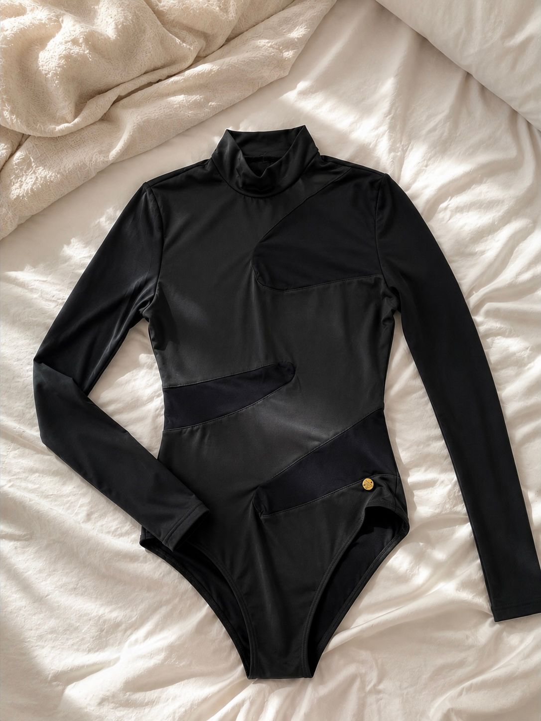 VEIL — Bodysuit de Transparencia